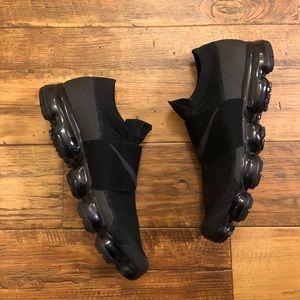 Vapormax moc triple black size 11